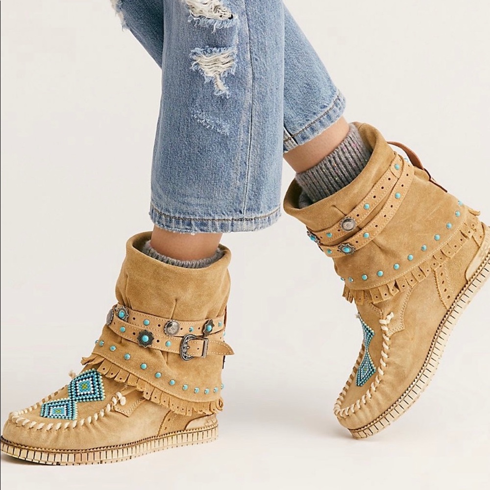 Love Worn Mocc Boot - El Vaquero // Free People